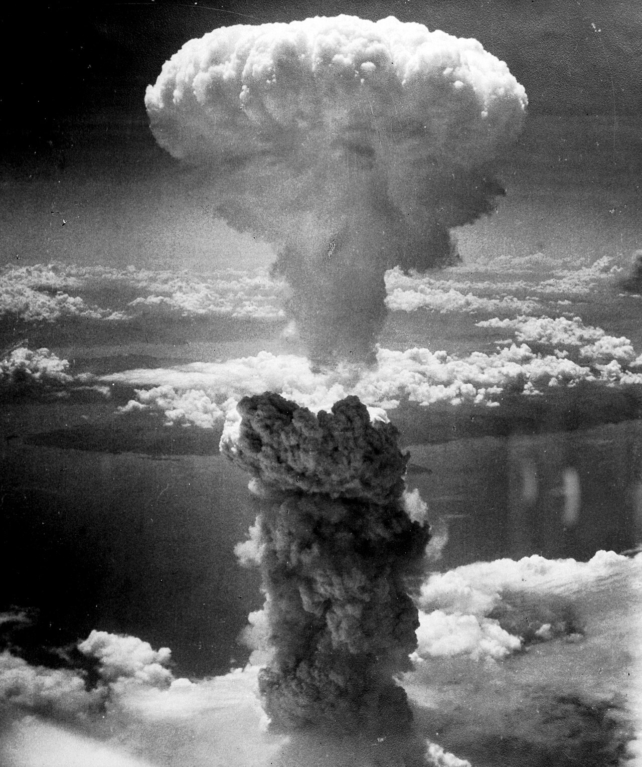 Atomic bomb mushroom cloud over Nagasaki, 1945